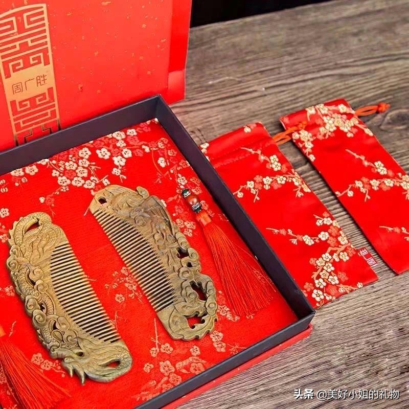 朋友结婚除了份子钱要送礼物吗（新婚礼物和份子钱）