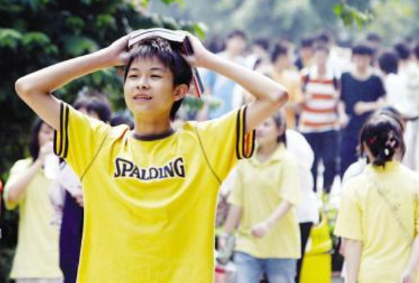 2022年多地学生放假时间出炉，上海学生很幸福，家长却愁容满面