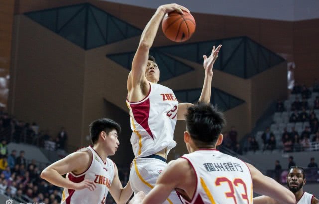 cba赛前季哪里可以看(没NBA看，球迷可以看CBA，今天就有两场CBA季前赛开打)