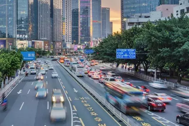 想要开车“一路绿灯”？绿波速度了解一下