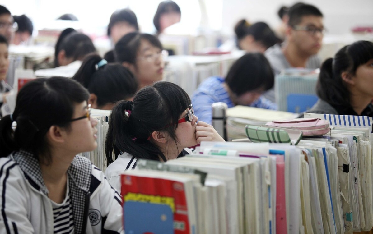 易烊千玺也偏科，高考数学考了100分，语文95分，英语不及格