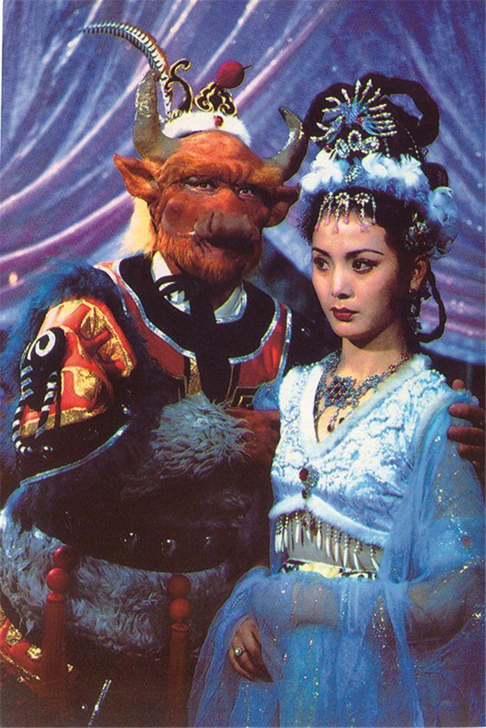 摩云洞被烧得一干二净,多年家业一丝不剩;铁扇公主再无之前傲气,虽留