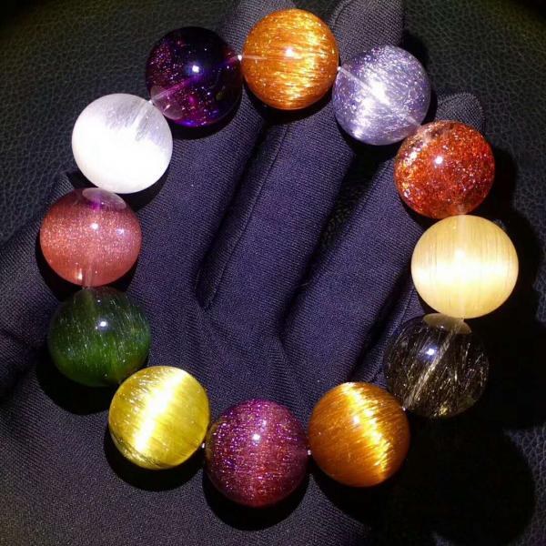 各种水晶手链戴哪只手，投射性吸纳性水晶佩戴禁忌