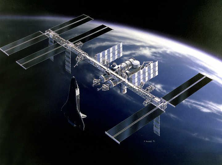 中国空间站比国际空间站晚20年建成，中国空间站怎么还是不如它？