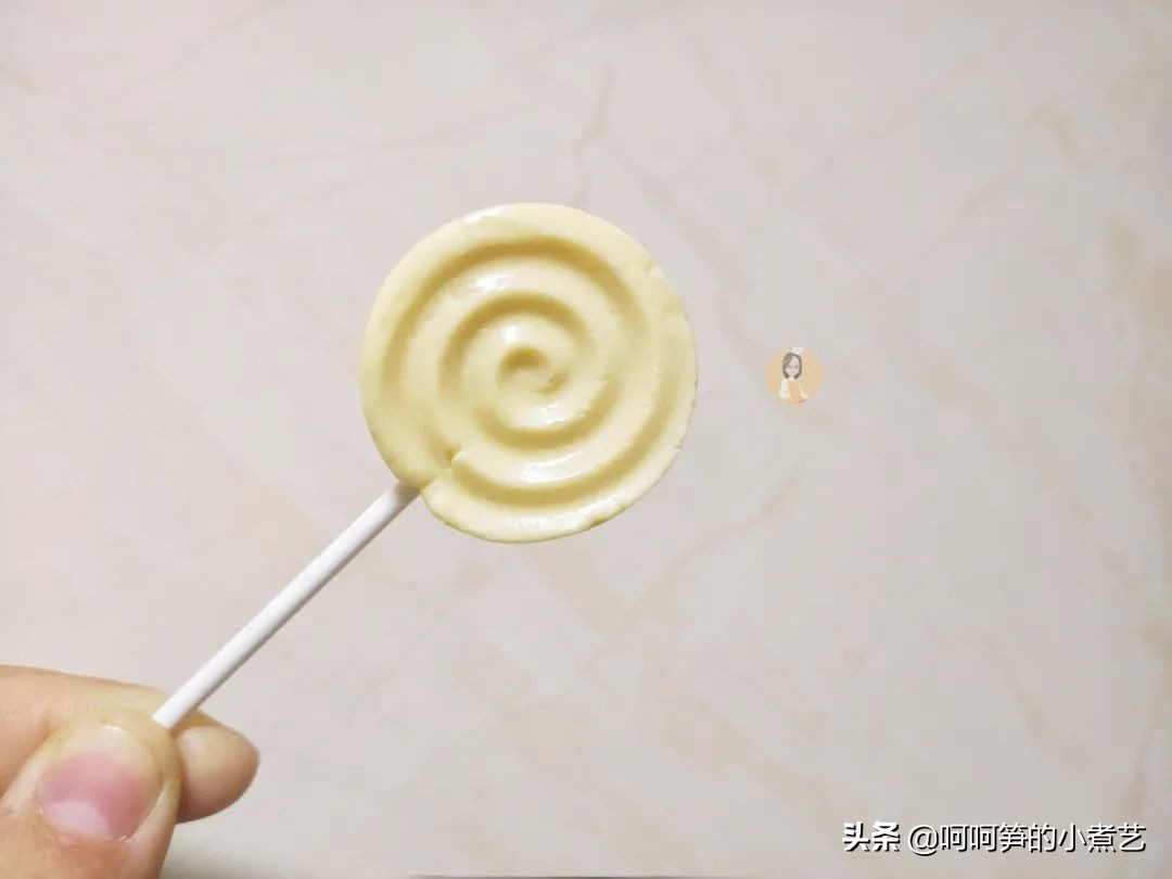 过年啦，小朋友怎能没有零食吃，教你制作牛奶棒棒糖，简单又好吃