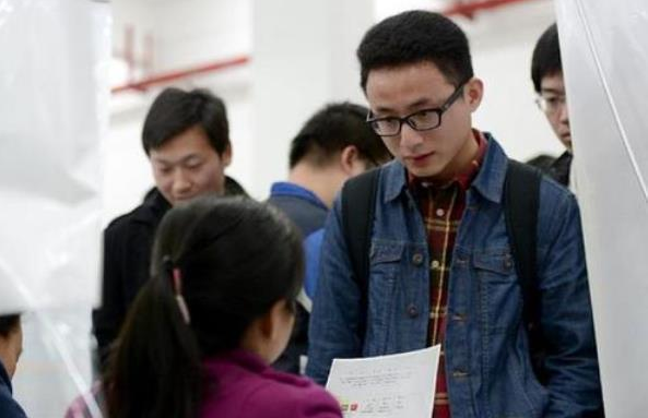 国企“中国烟草”公开招聘，年薪高达6位数，三类学生可优先录取