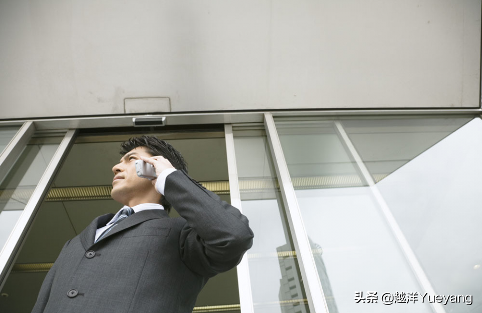 车被堵了，找不到挪车电话？教你这几招，轻松解决