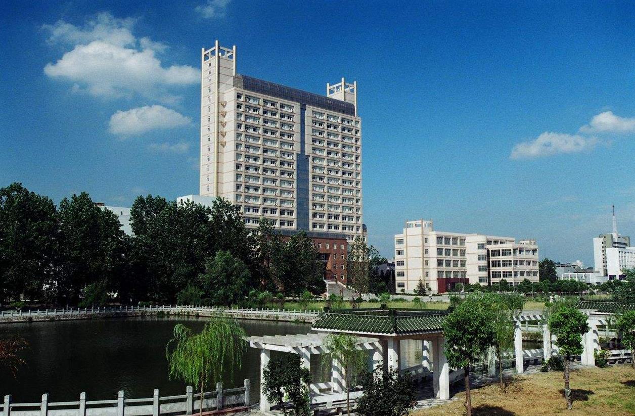 湖北理工十强高校排名，华中科技大学排名第一，你还知道哪所大学