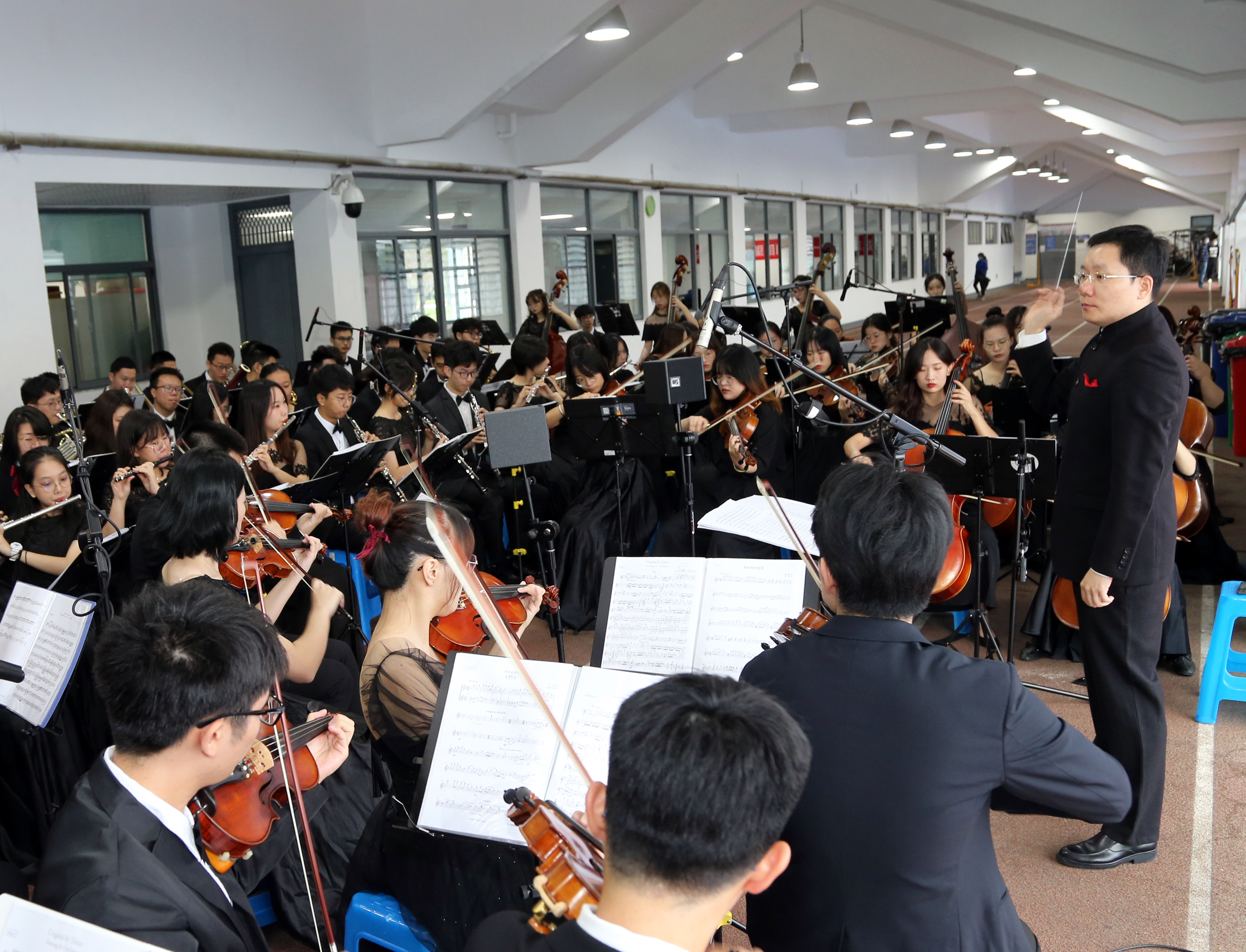 中国药科大学举行2021级新生开学典礼