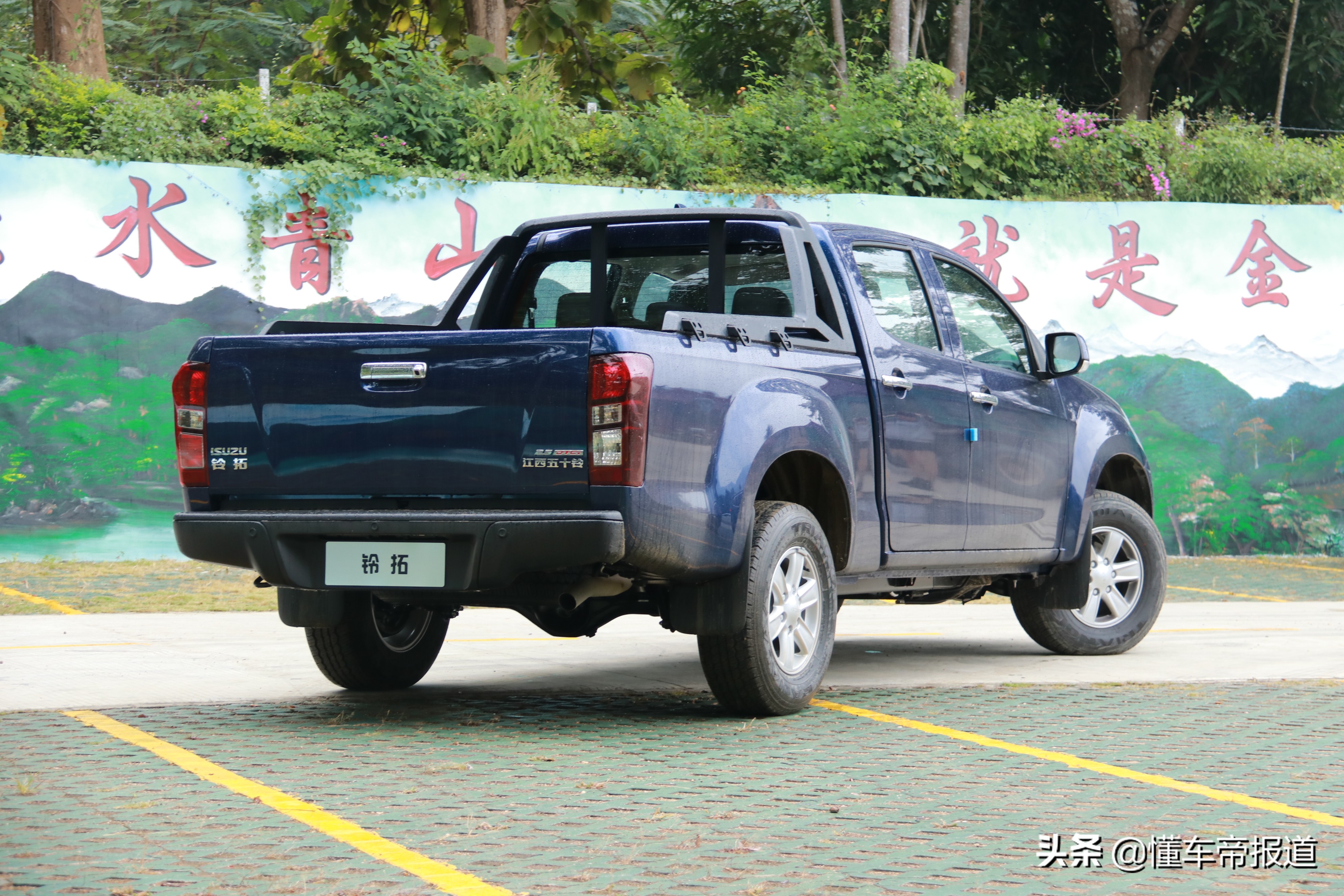 新车｜柴油动力低扭充沛！超大货厢宜商宜家！试驾自动挡铃拓