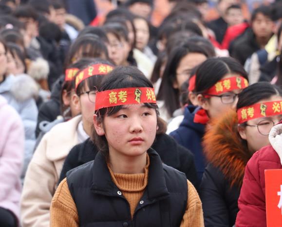 “高考时间”有望调整，考生们兴奋不已，但同时还有1个坏消息