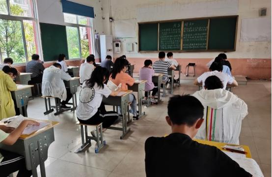 “双减政策”下，英语将退出高考？教育部仅用4个字回应