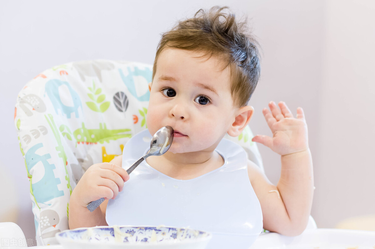 汤泡饭虽然方便，但幼儿久吃却不好，孩子再爱吃，也别给宝宝多吃