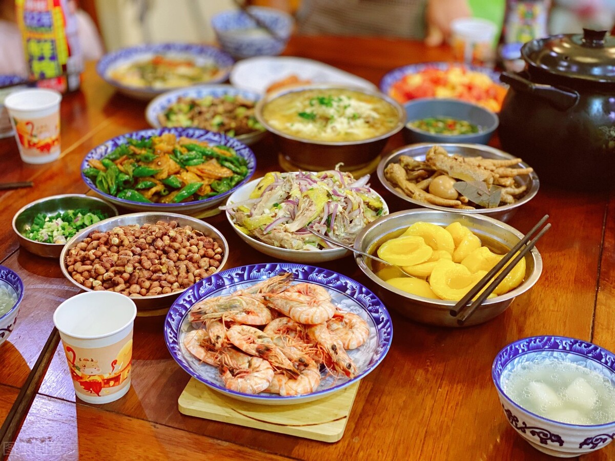 明日高考，家有考生牢记“3忌2不吃”，家长做好后勤，孩子更出色