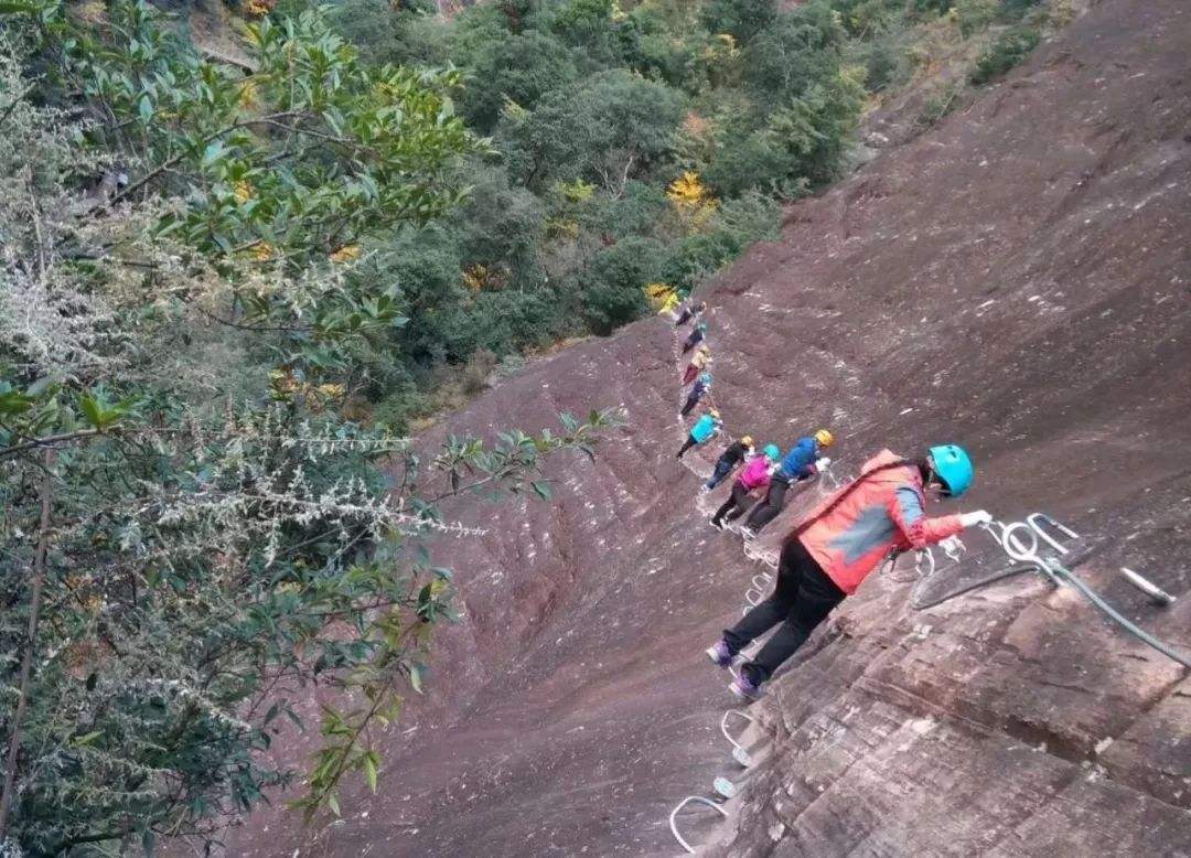 老君山挑战之旅丨3小时飞拉达攀岩，9公里大峡谷漂流