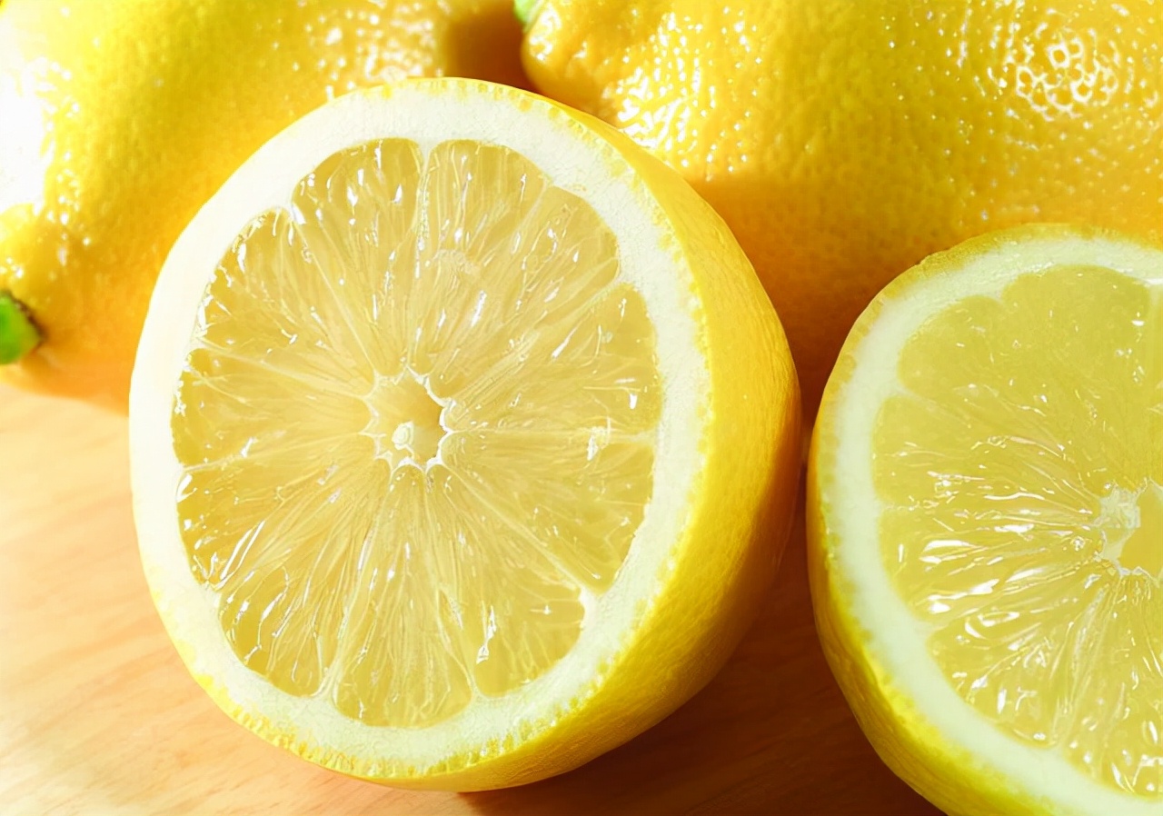 老得慢的女人，通常有3个特点，常吃这6种水果或对皮肤好