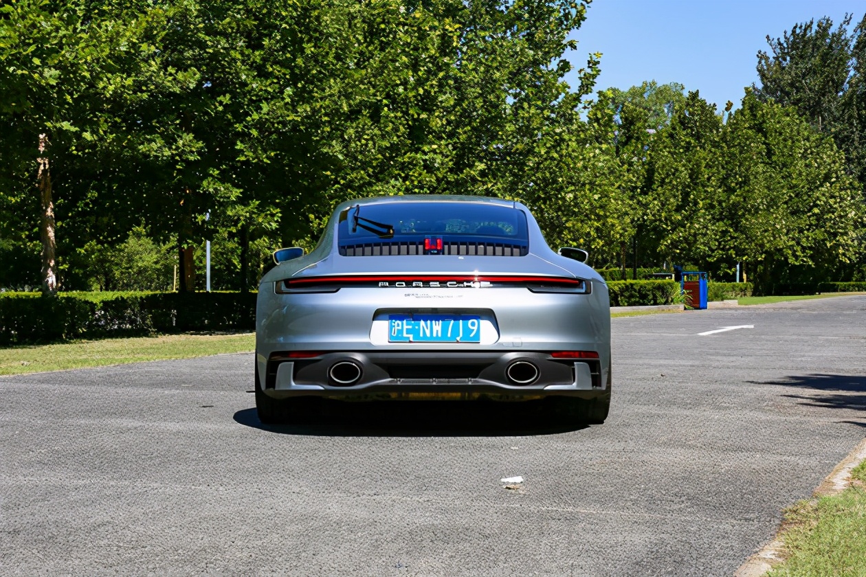 试驾过就一定会爱上它 体验保时捷911 Carrera S