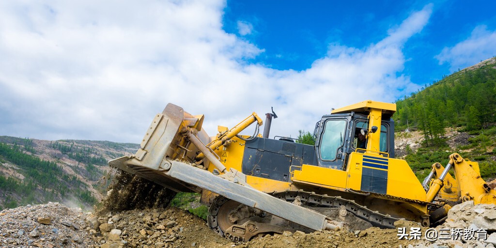 太原三桥挖掘机学校｜怎么选一个可靠的挖掘机学校，六点总结给你