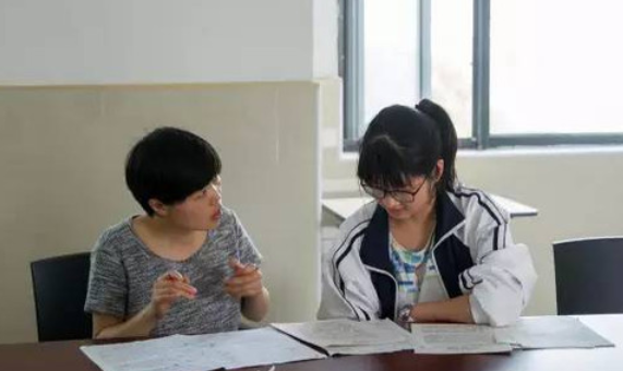 小学“教师编”或不再吃香，未来这类教师可能会逆袭，成为香饽饽