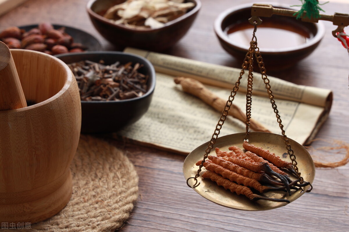 治疗老年人便秘，张仲景用大承气汤，清热解毒，泻热通肠