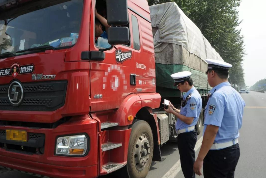 交警為啥查車一查一個準，是有“透視眼”嗎？秘密都在這里