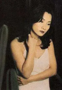 知名女星与已婚男同居18年,被当街扒衣殴打:她不配幸福?