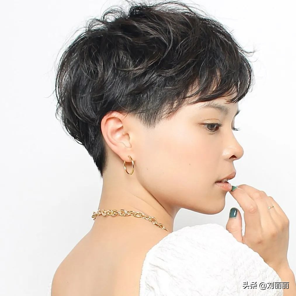 今夏流行短发来了,无论直卷都很美,看完好想剪同款