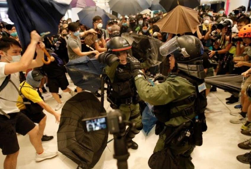 “炮灰”们该醒醒了！为什么乱港派头目子女无一上街游行？