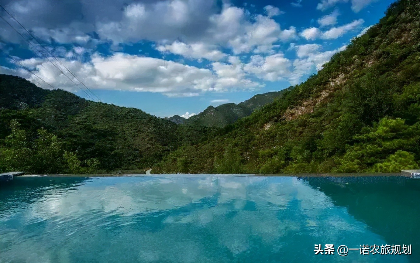 乡村振兴实例：从空心村到野奢度假综合体，是如何实现的？