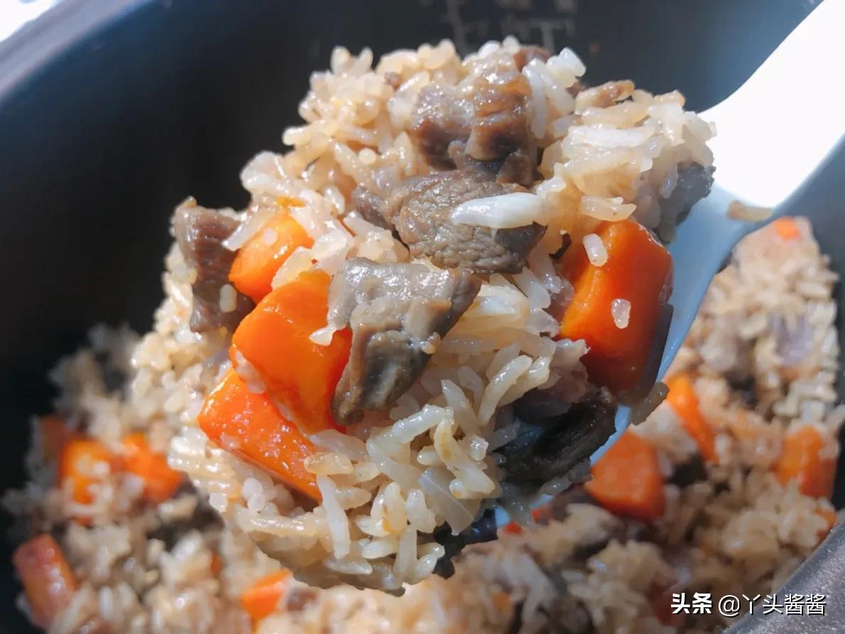 电饭锅炖羊肉的做法(香气四溢的电饭锅炖羊肉绝技)