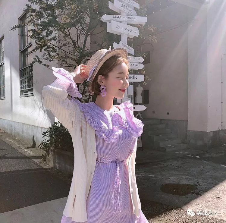 张雨绮春晚首秀土上3.9亿热搜哈哈哈！大胸妹穿衣真没救了吗…