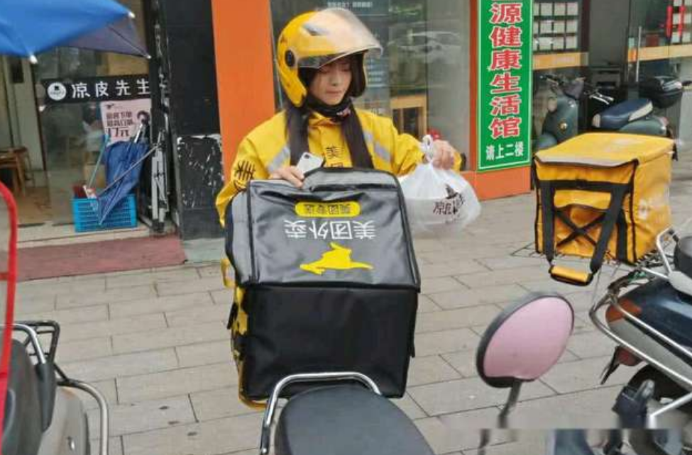 那么喜欢打工还上什么大学，大学生兼职惹争议，兼职到底值不值？