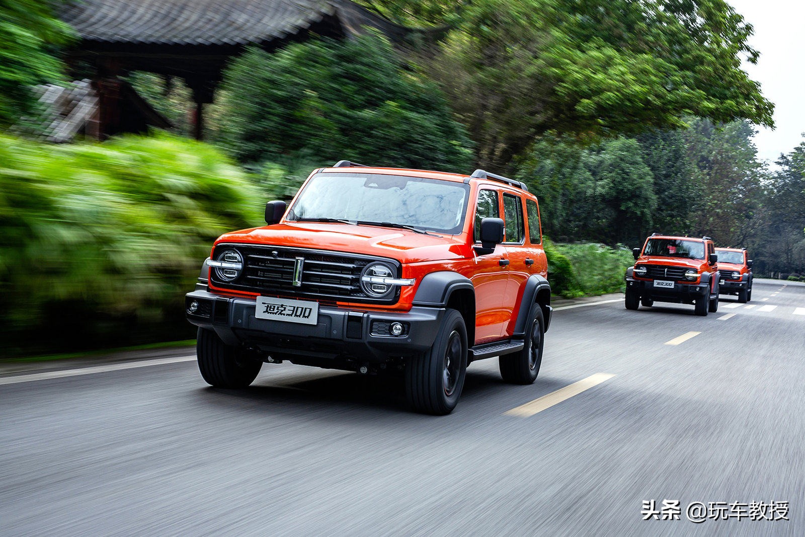 北京BJ40丨有三把锁/可拆顶棚/2.3T动力 还只要15.98万起？