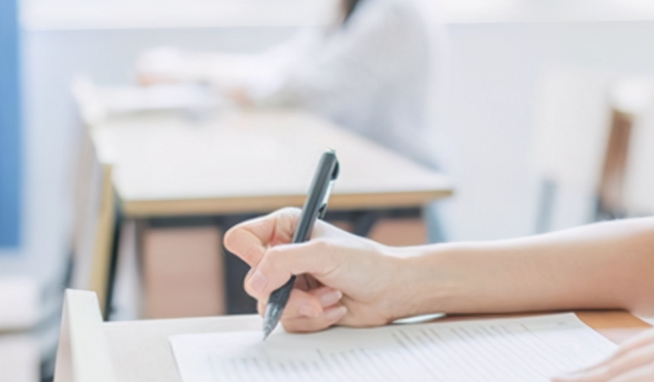 会计行业不吃香了？国家公布紧缺型职位排行，会计仍然很紧缺