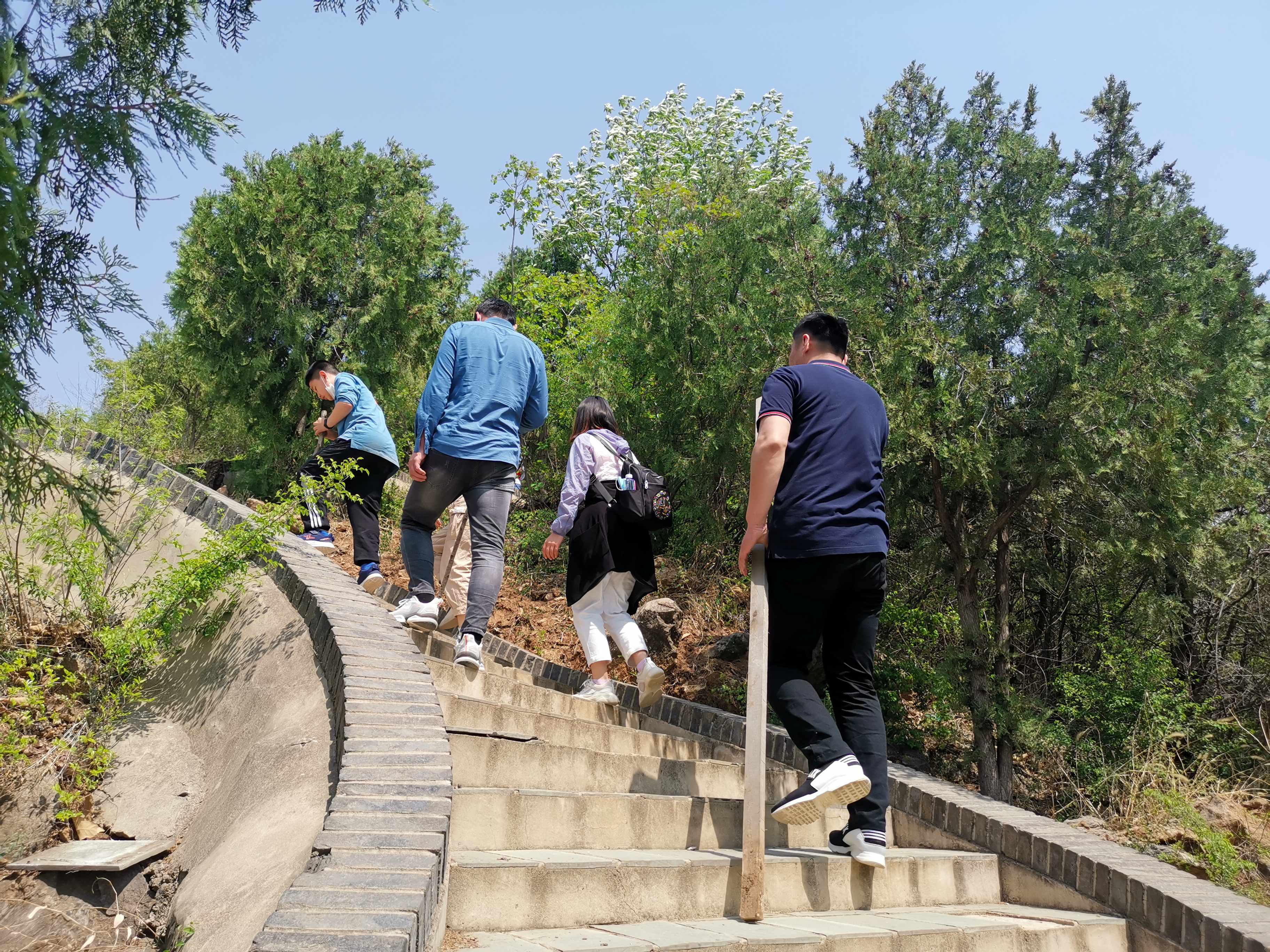 传闻男雍和，女红螺？情侣不能爬香山，去圆明园，上西湖断桥？