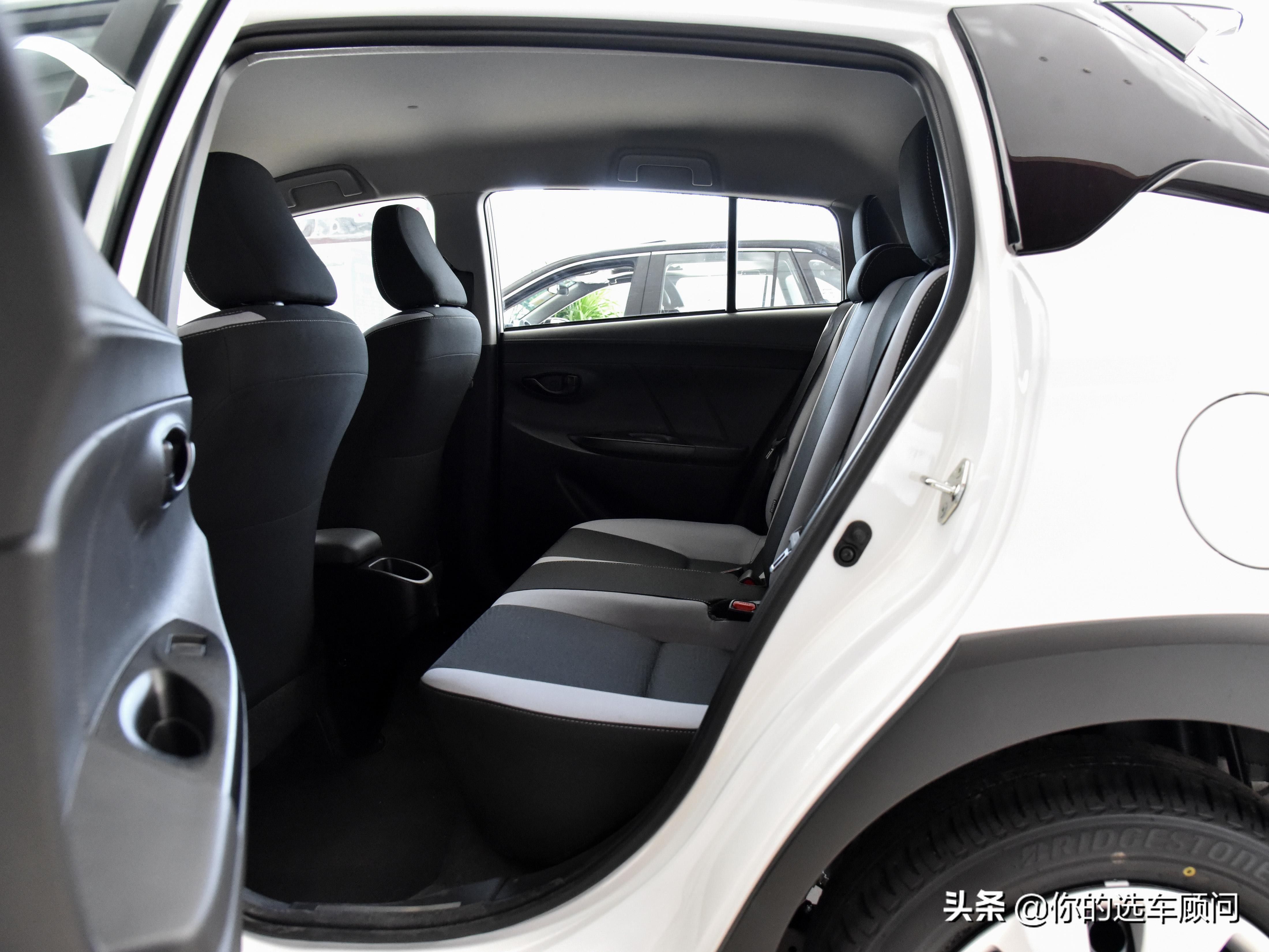 5L油耗日系合资，极其耐用又灵活的低价车，带你看丰田YARiS L 致炫