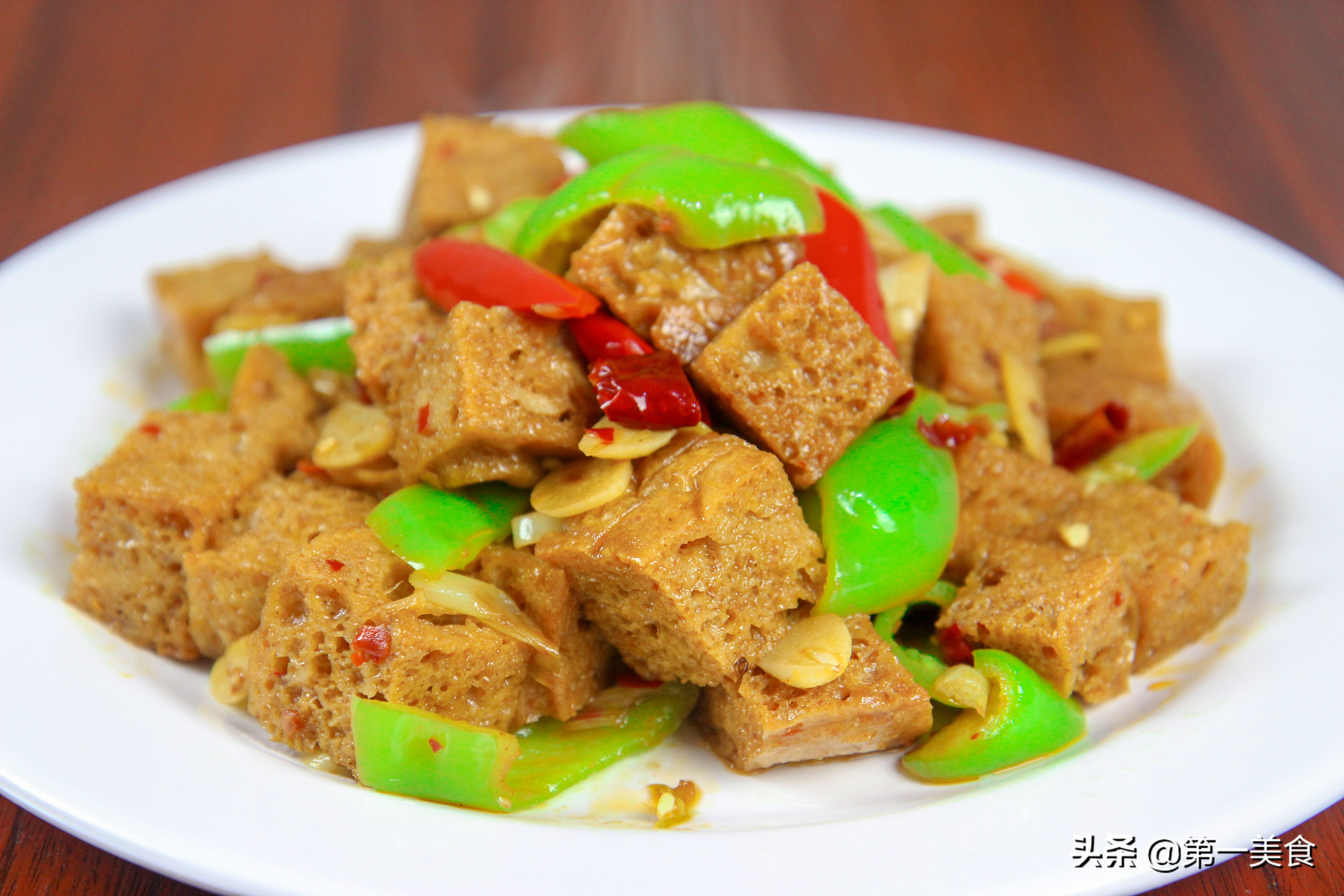 烧面筋家常做法,鲜美可口,酱香浓郁,能吃出肉的味道