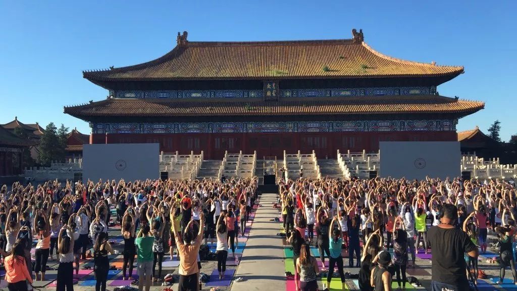 反超安德玛，直追耐克、阿迪，lululemon是一个什么样的存在？