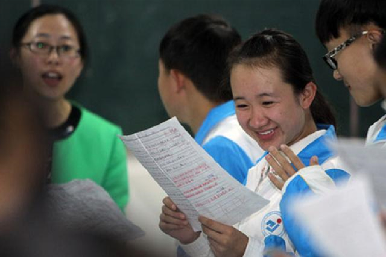 高考语文146分，唐楚玥为何如此优秀？看看她神仙卷面就知道了