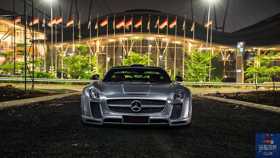 打开鸥翼门的那一刻才知道这辆奔驰sls amg有多霸气!