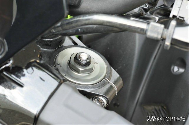 不只是性价比高 准公升级四缸街车 川崎Z900简单试驾