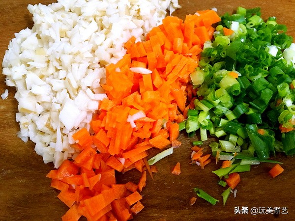 用山药泥替代淀粉，牢牢粘住“丸藕”