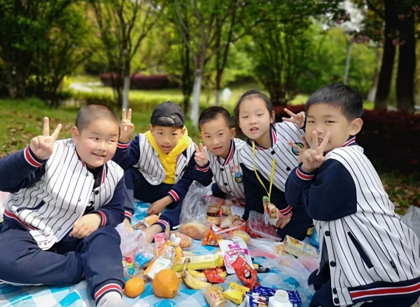 当春游变成“社会实践”还有意义吗？学生表示不满，家长掏空钱包