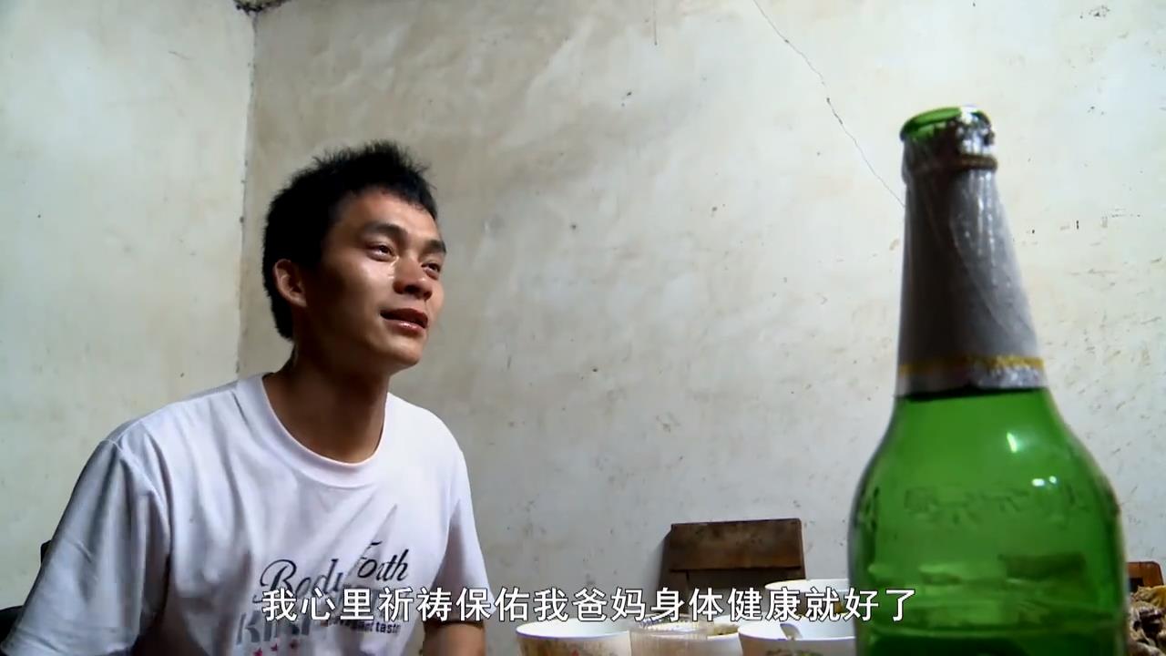 “高考疯子”复读12年，为2万奖金从“211”退学，今年他又来了…