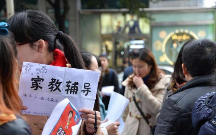 入校两个月，大学生花了七八千，家长表示难以接受