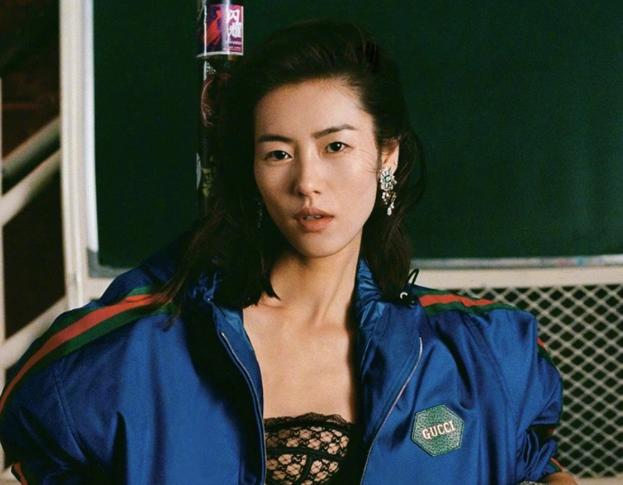 从明星到职场精英都青睐的三款发型，瘦脸又显气质，减龄又时尚