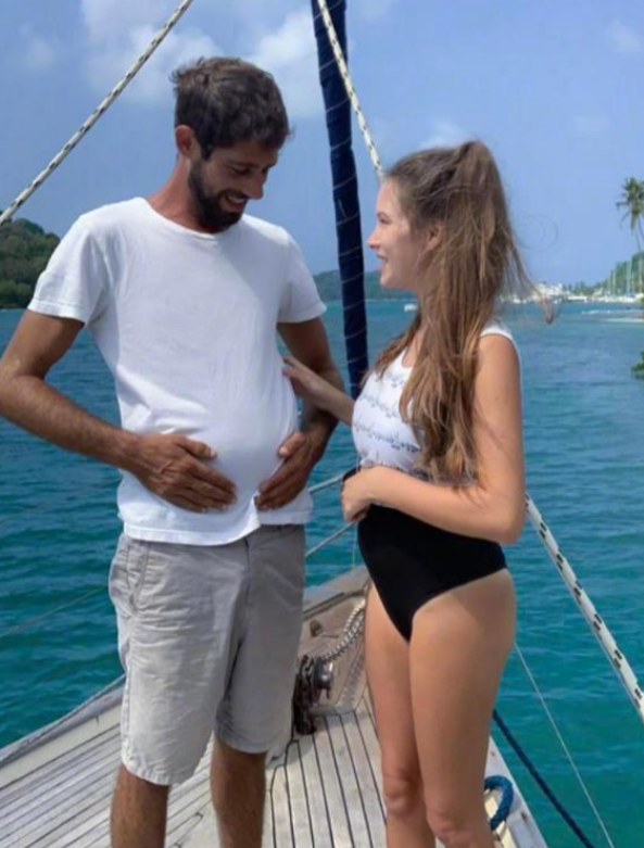 差别大！蒋劲夫前女友宣布怀孕生活甜蜜，曾自曝遭蒋劲夫暴打