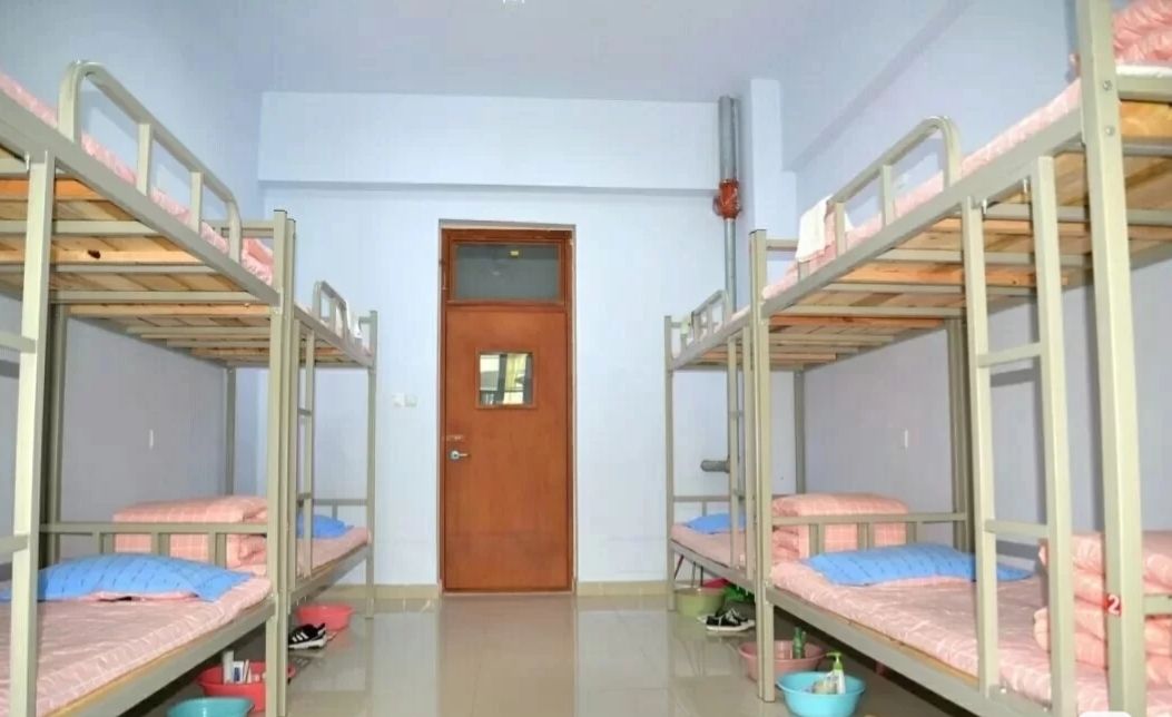 大一新生上下铺怎么选？这三个床位不建议选，不然很难睡好觉