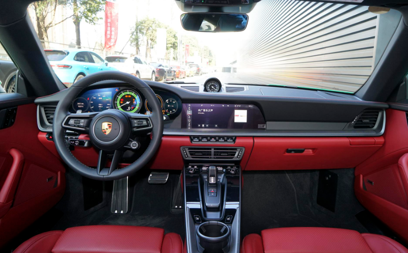 150万+的预算，你会选择保时捷911吗，还是帕美亦或者M5？