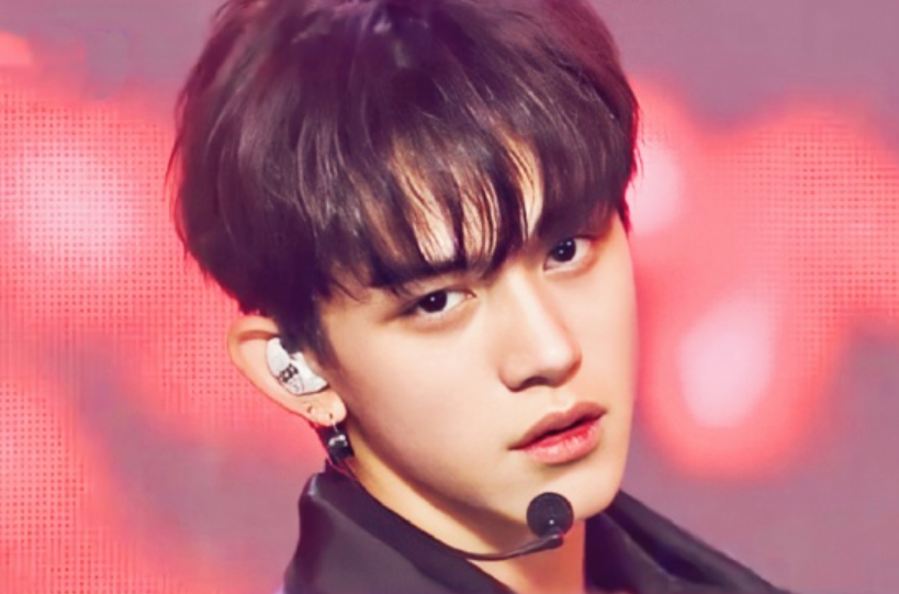 8月24号,男星黄旭熙的瓜又更新了!除了韩国"女友"爆料锤他,中国多